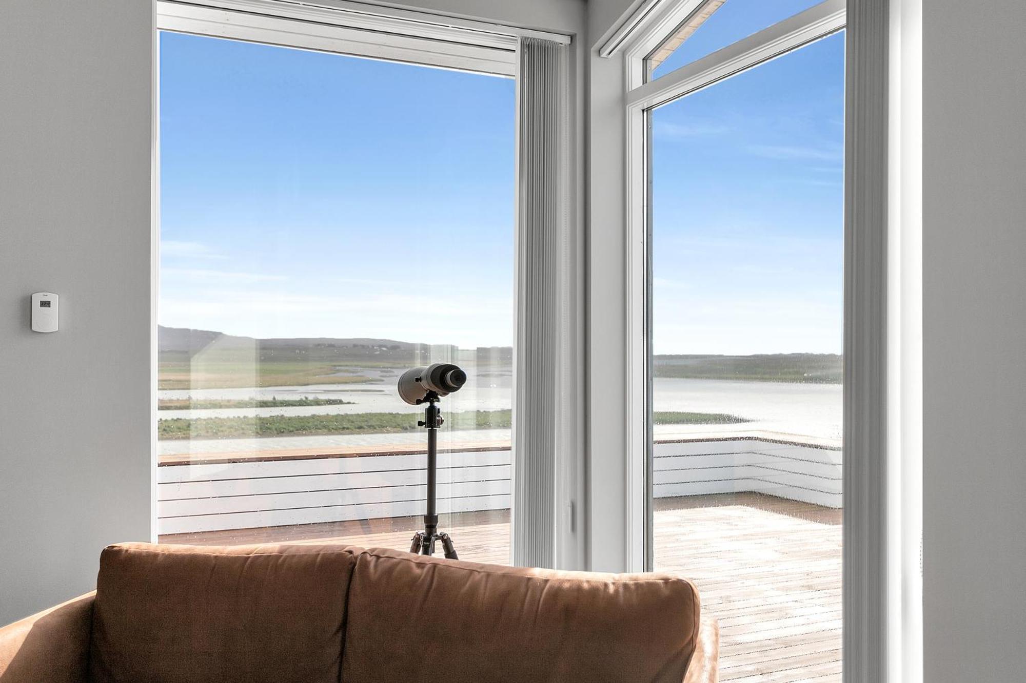 Luxury Villa With River View Laugaras Экстерьер фото