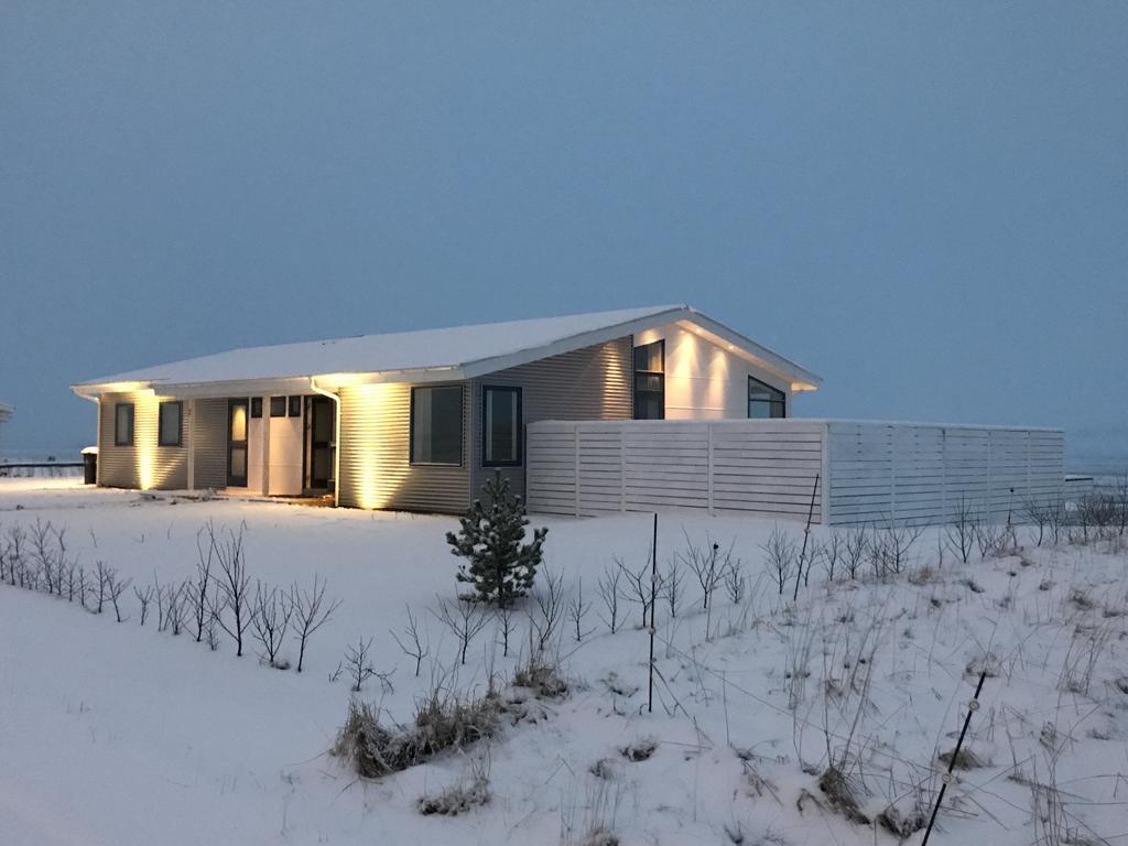 Luxury Villa With River View Laugaras Экстерьер фото